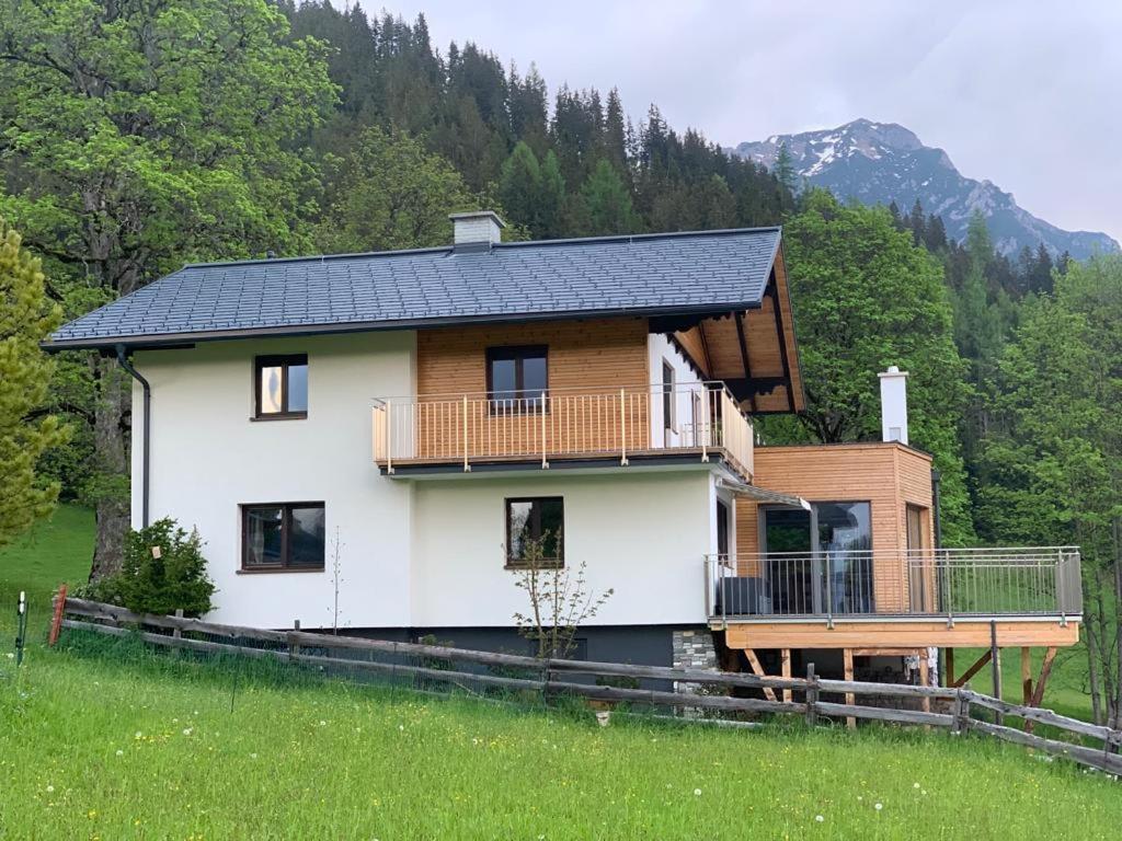 Bergkristallhaus Ramsau am Dachstein Bagian luar foto